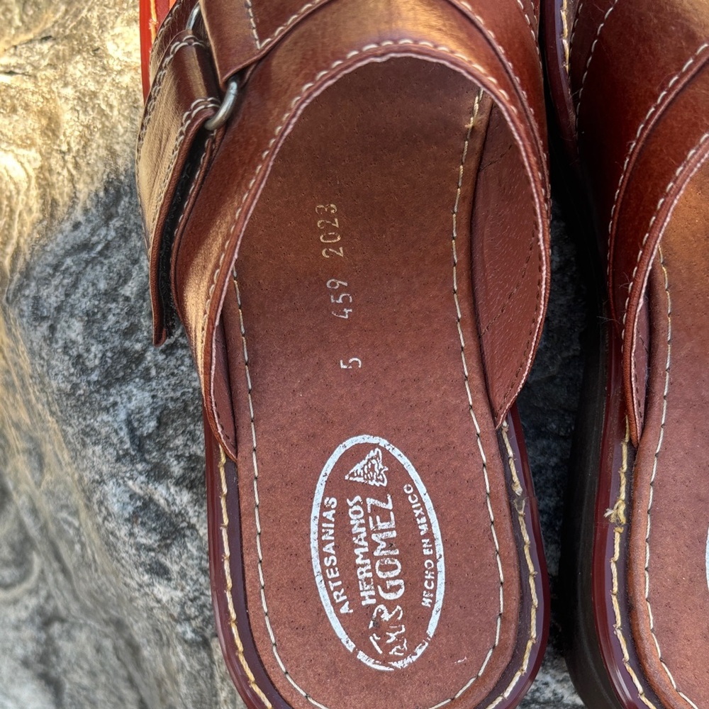 Brown Sandals for Men - Picture 4 of 7